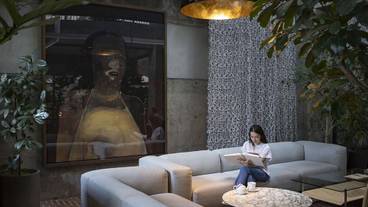 the LOUNGE(2) / 5