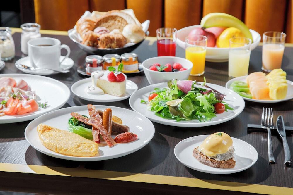 ジェットバスでスパ気分♡リゾート感満点の屋内プールでくつろいで4374773