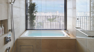 デラックスコーナーツイン（高層階、ソファベッド付）