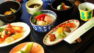 食事・飲み物 / 3