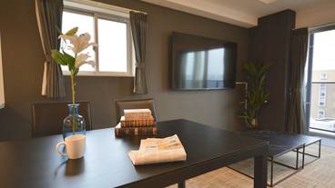 客室内のダイニングエリア / 32