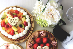 ケーキをオーダーして記念写真！