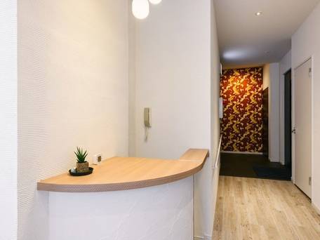 Ten Apartment Hotel / 2