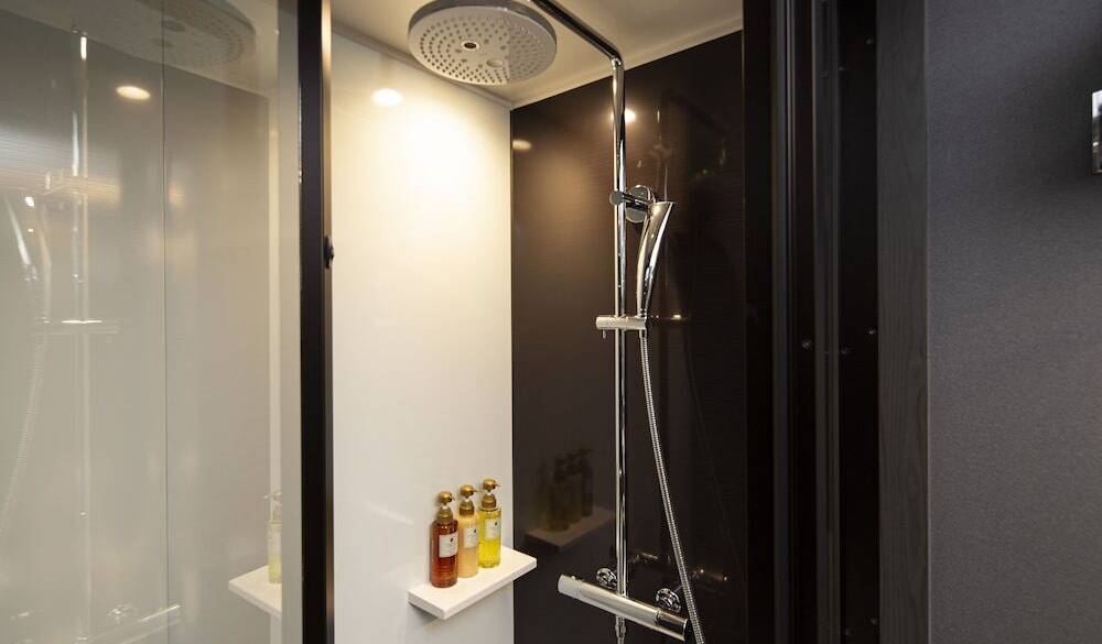 シャワーブースタイプ / 3