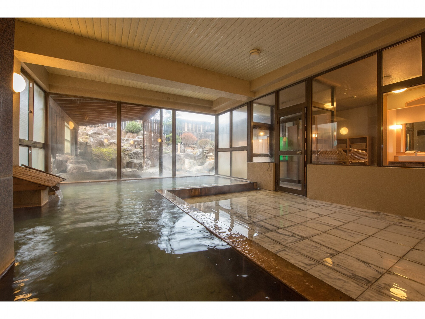 しっとりお肌に期待♪豊富な湯量の自家源泉が魅力4272828