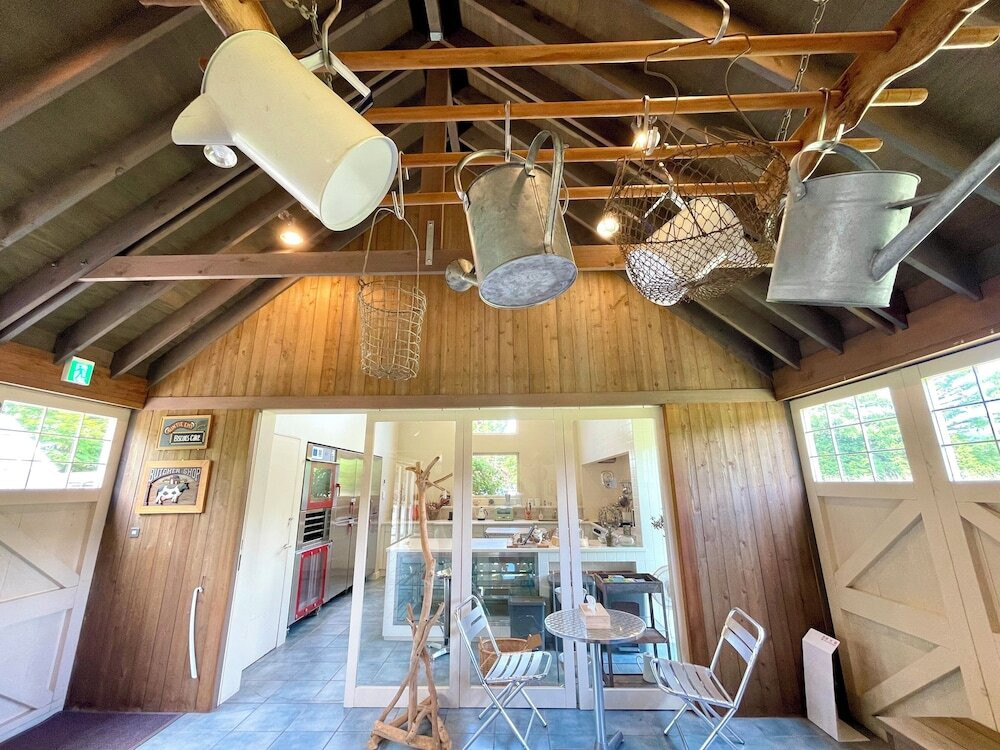 客室内のダイニングエリア