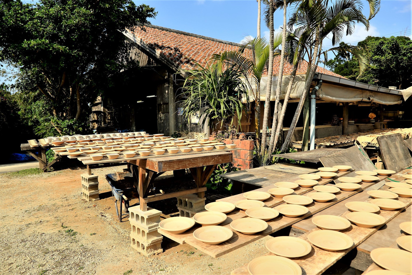 やちむんの里・12（沖縄県中頭郡読谷村）