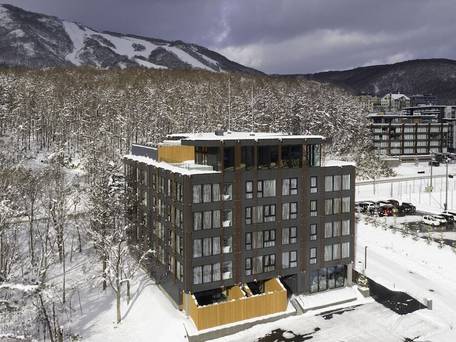 イントゥイション ニセコ / 1