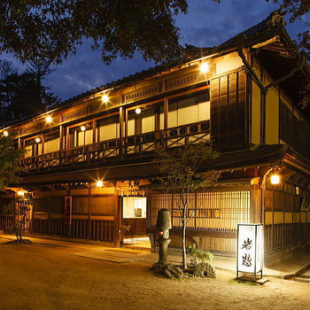 著名人が泊った旅館で宮島の歴史に身をゆだねる3348256