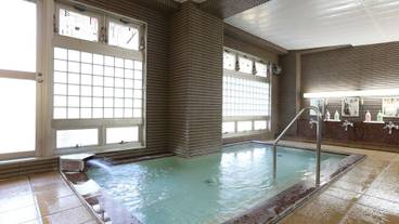 屋内スパ浴槽 / 1