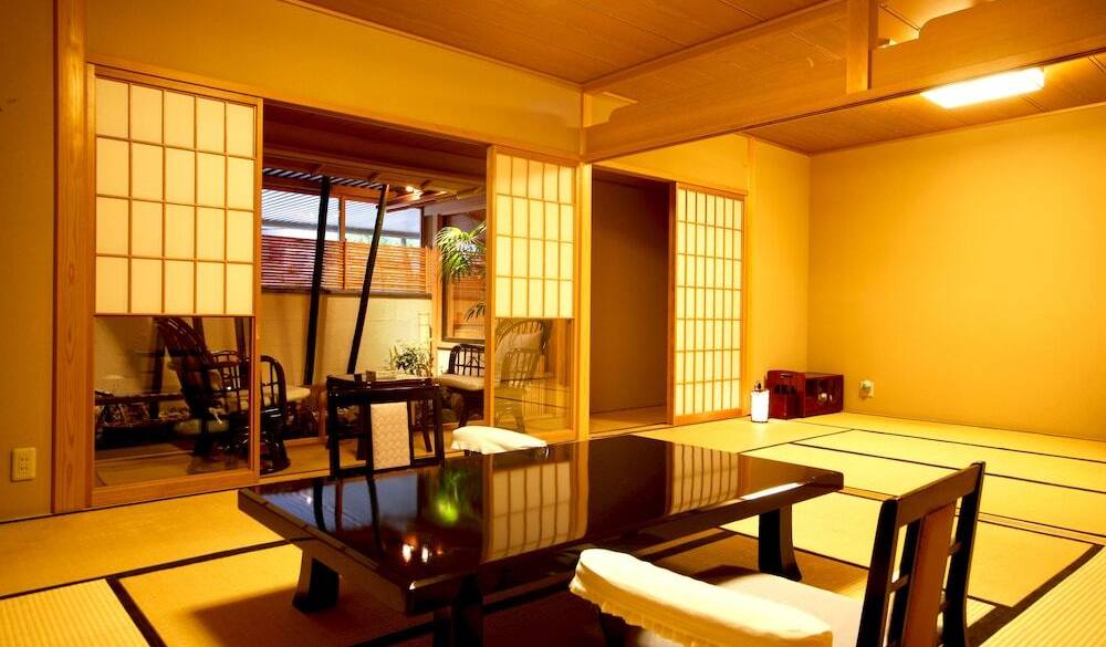秀山閣の天然温泉付客室 / 5