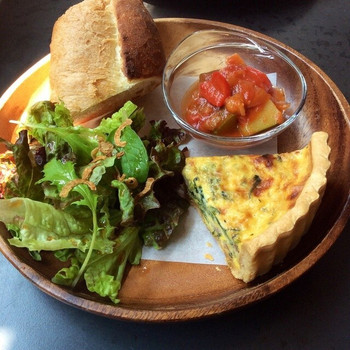 「tuBU」料理 918640 キッシュプレートランチ