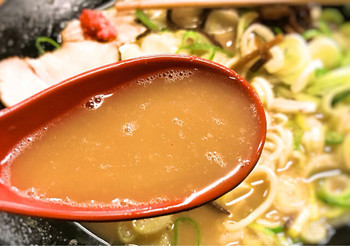 「火の国文龍 総本店」料理 1215798 スープは濃いめで美味しい。