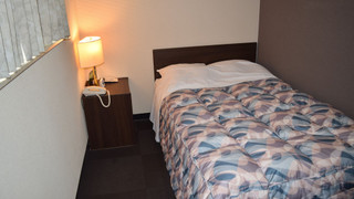 スタンダード シングルルーム セミダブルベッド 1 台 禁煙 シティビュー