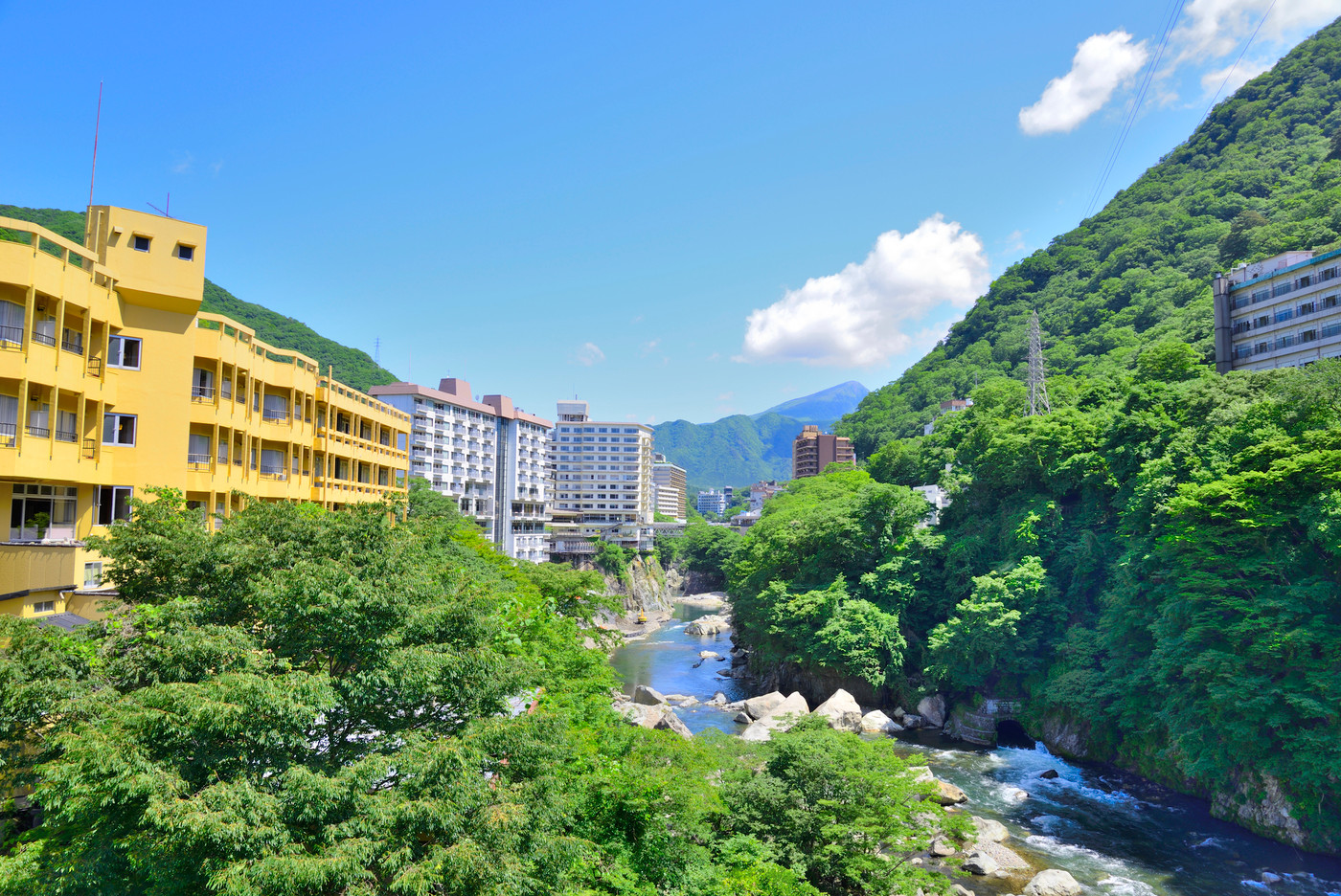 新緑の鬼怒川温泉