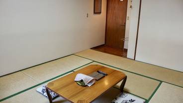 客室内のダイニングエリア / 15