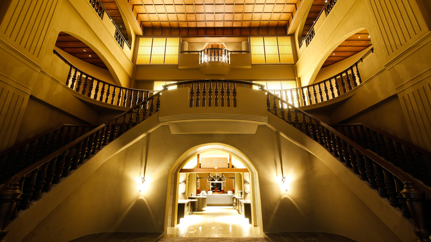 松の群生に囲まれたプール。波の音を聞きながら穏やかな時間を3465646