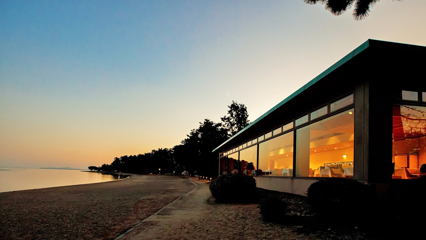 レストラン 竹生の外観