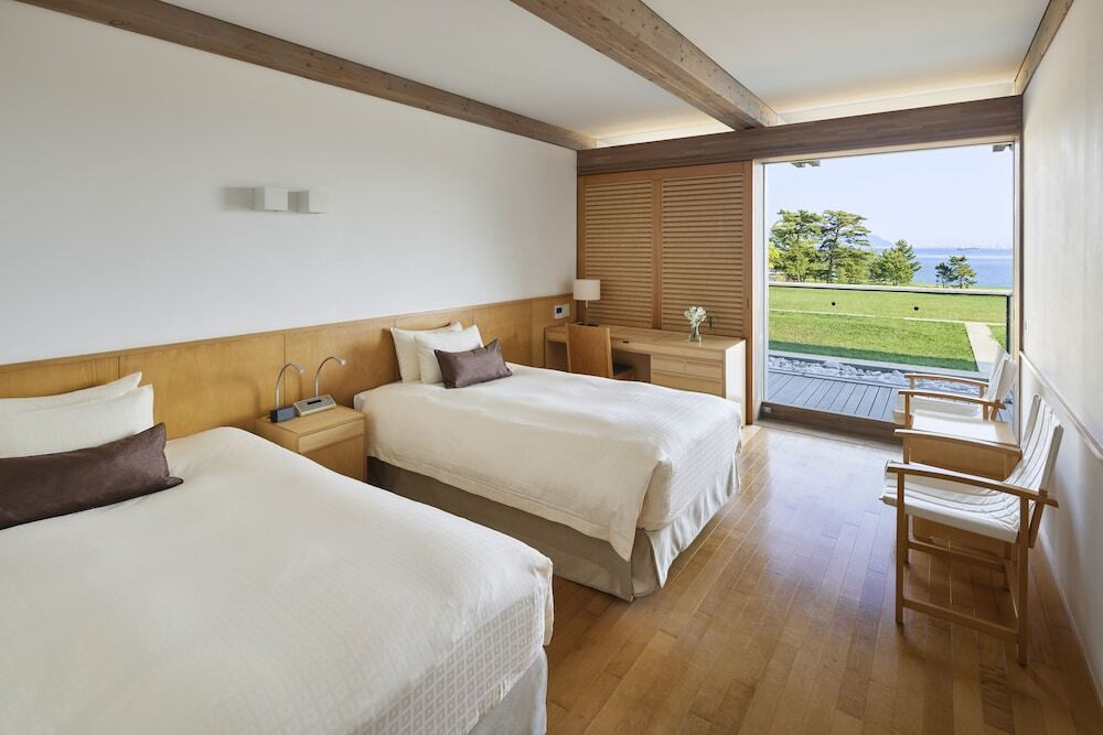 目の前はビーチ!美術館に泊まるレアな体験を彼と共有しよう♪3911834