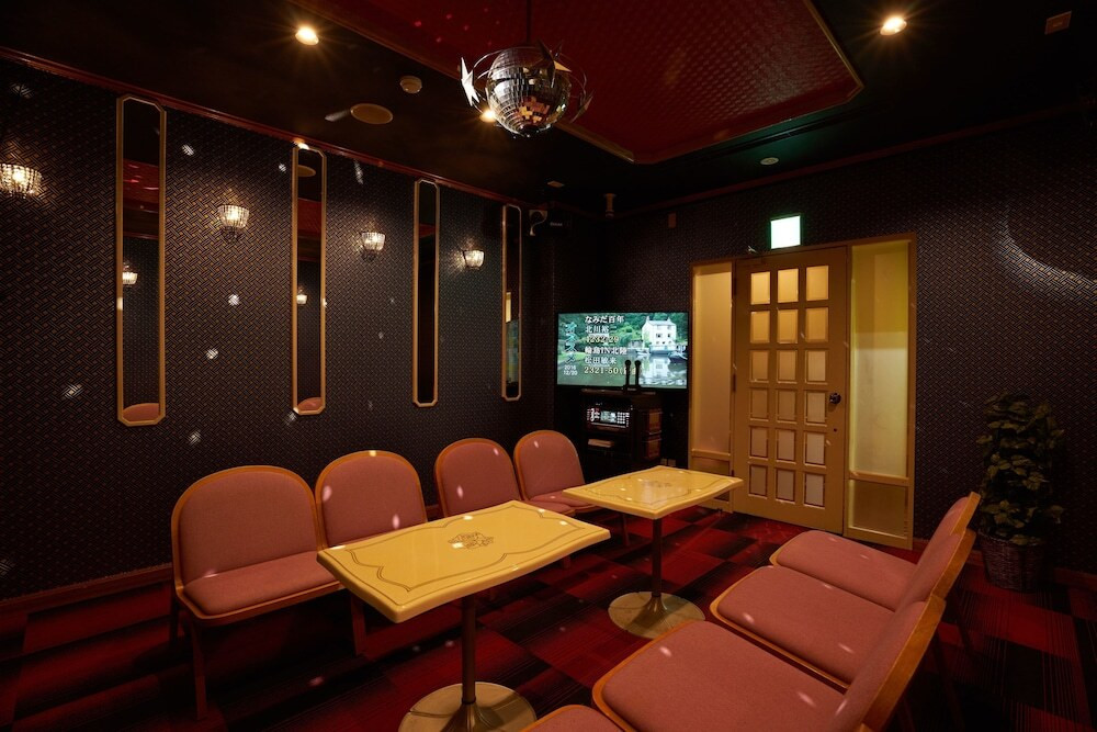 カラオケ ルーム