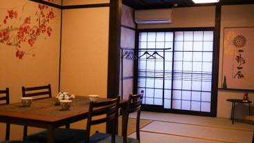 客室内のダイニングエリア / 15