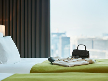 Enjoy an elegant hotel stay in the coveted Ginza area3945105