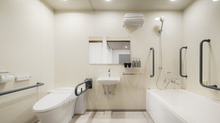 ユニバーサルトリプルルーム 禁煙 (25㎡)