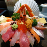 金沢グルメ・地元民おすすめ「近江町市場」旬の海鮮をご紹介！おみちょへいらっし！