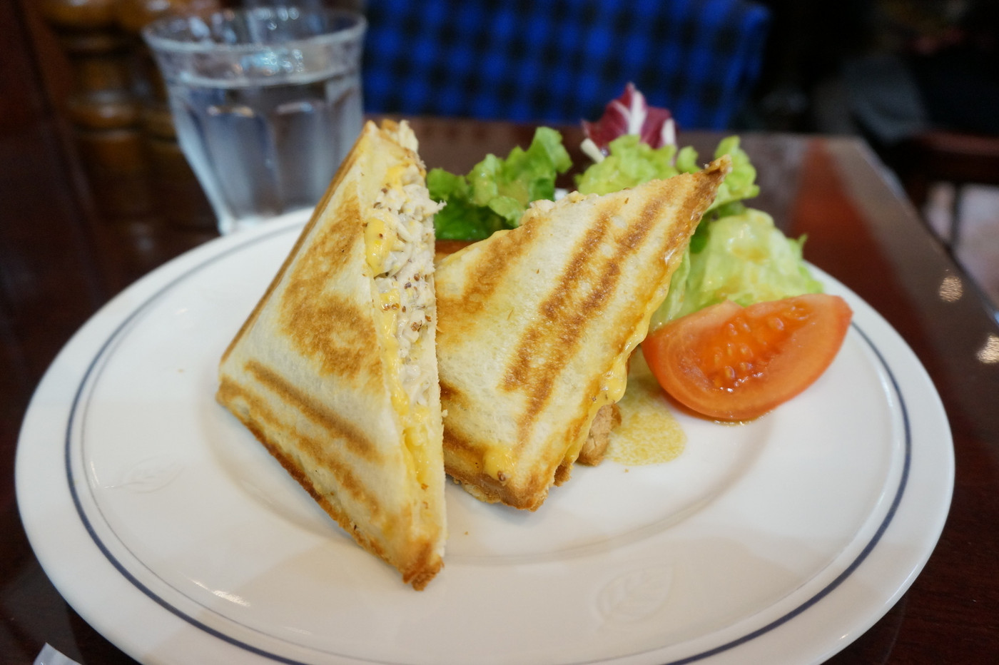 「パパスカフェ 盛岡川徳店」料理 691199 ハニーマスタードチキンのプレスサンド