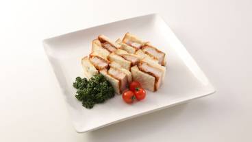 朝食　ゆきのまゆの酒粕入り食パンのカツサンド / 9