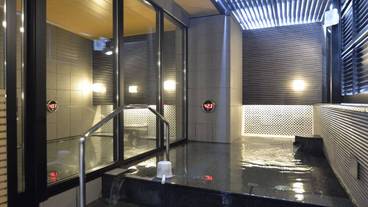 屋内スパ浴槽 / 1