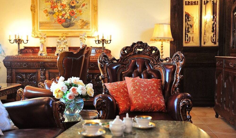 美しいラウンジで
ティータイムを / 1