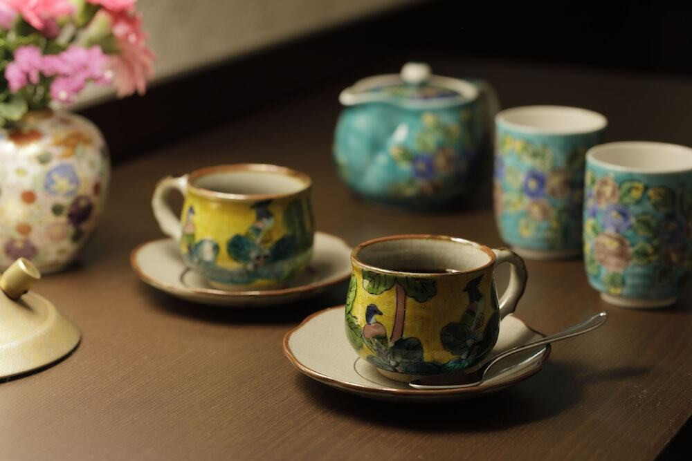  九谷焼のコーヒーカップ