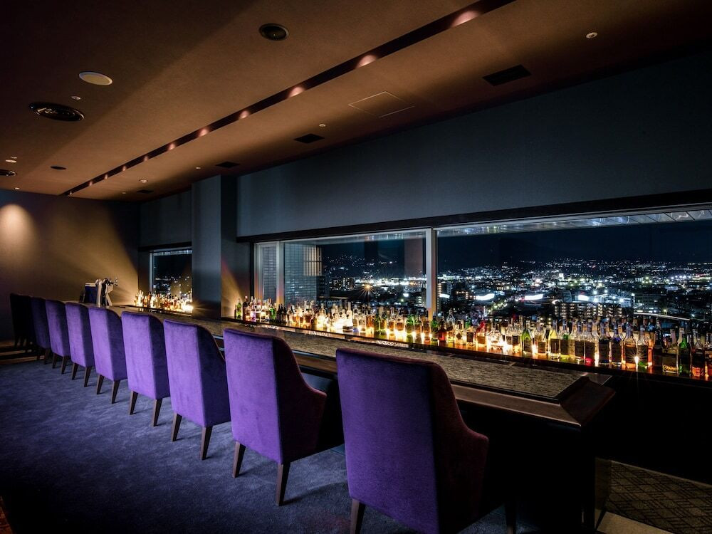 ゴージャスなお部屋に泊まって、夢のひととき3487903