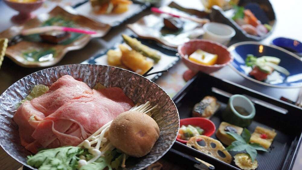 旅館のお食事処