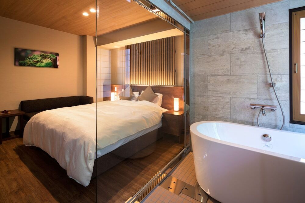 ふたりの別荘気分で、「ただいま」の乾杯を4264895