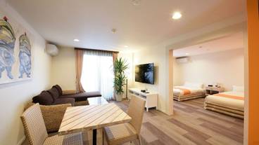 客室内のダイニングエリア / 12