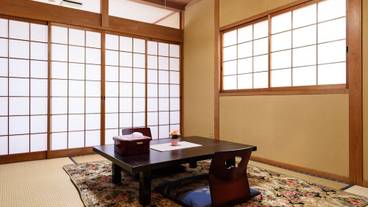 客室内のダイニングエリア / 6