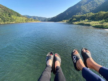 四万十川という自然の都会にある場所で撮影しました。