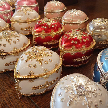 3.キラキラの音色と輝きに満ちた世界「小樽オルゴール堂 本館」3765452