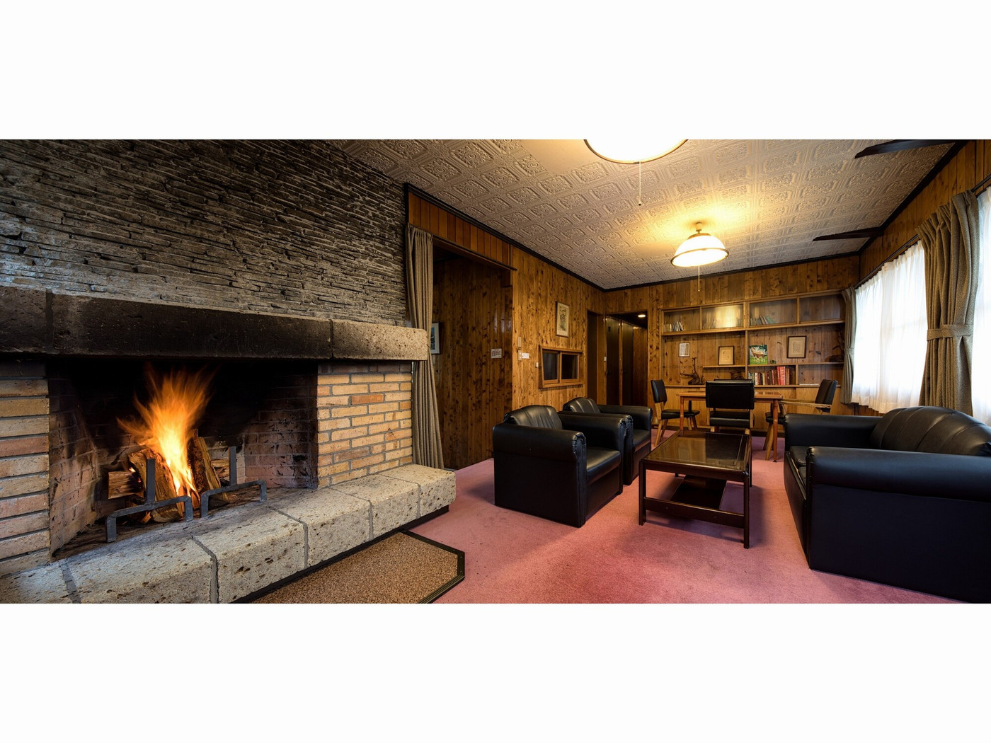 11.富士山と八ヶ岳を臨む絶好のロケーション「清泉寮」3388271