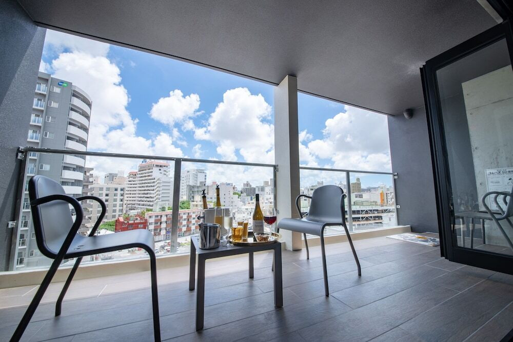 天井のテレビを動かしてベッドでもソファでも動画視聴♪4271224