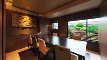 旅館のお食事処 / 12