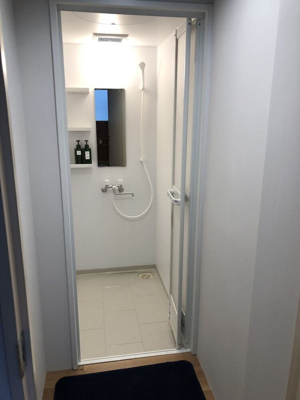 バスルームのシャワー