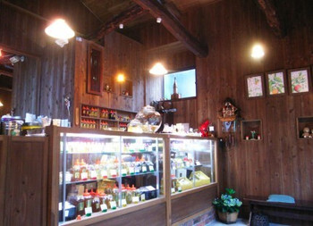 「鎌倉はちみつ園」内観 970722 