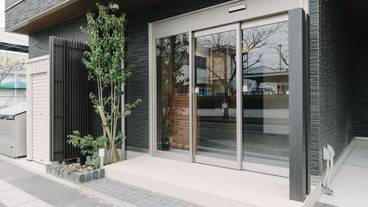 施設の入り口 / 3