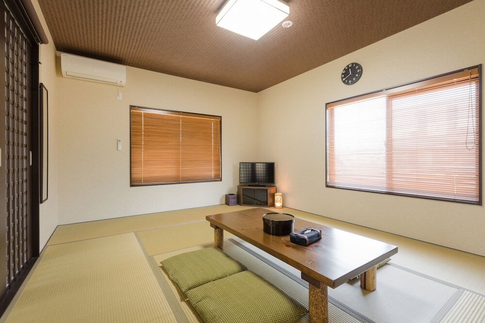 客室内のダイニングエリア