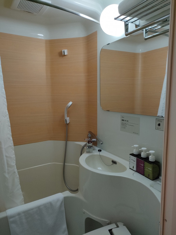 ユニットバスは狭い