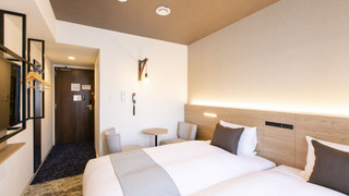 【禁煙】ハリウッドツインルーム/16㎡/110 ㎝ 幅ベッド2台/2名迄