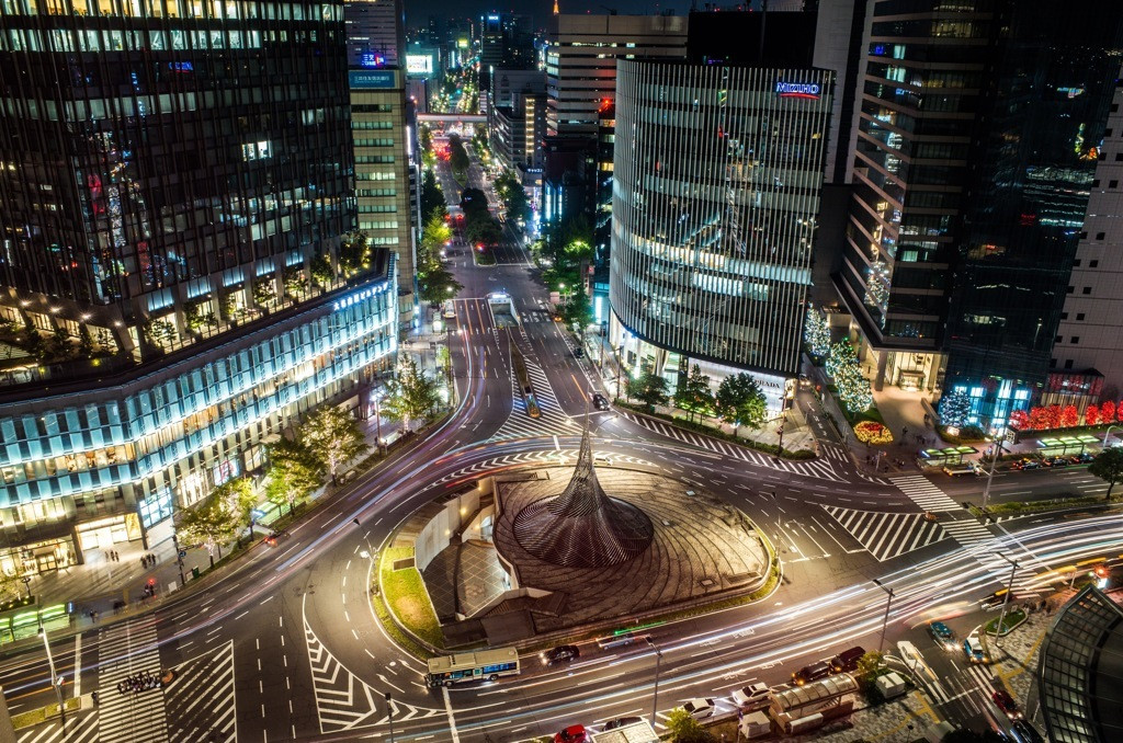 名駅・JRセントラルタワーズ内の空中街路から眺める美しい夜景4066041